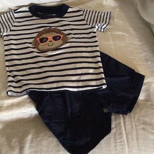 Carter’s short set.          #026